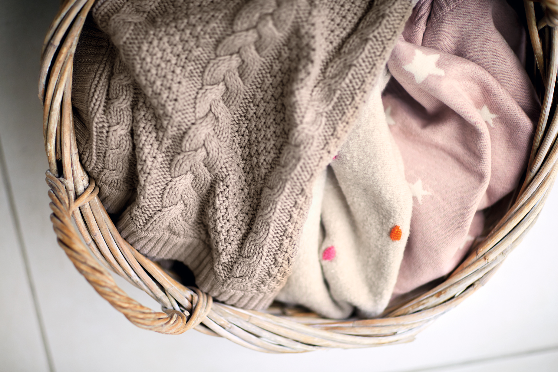 WRAPUPWARM_BLANKET-BASKET.jpg