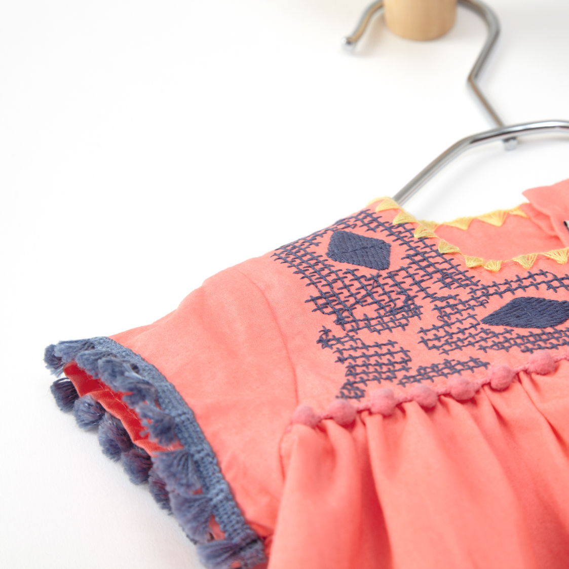 FIFI_LAPIN_TEASER_4_STYLED